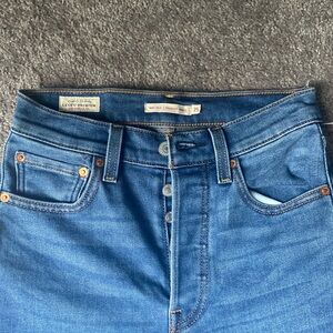 Levi’s Premium Ribcage Straight Ankle Jeans